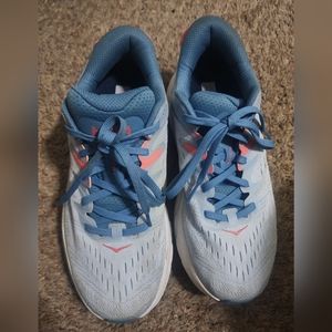 Hoka tennis shoes size 7.5